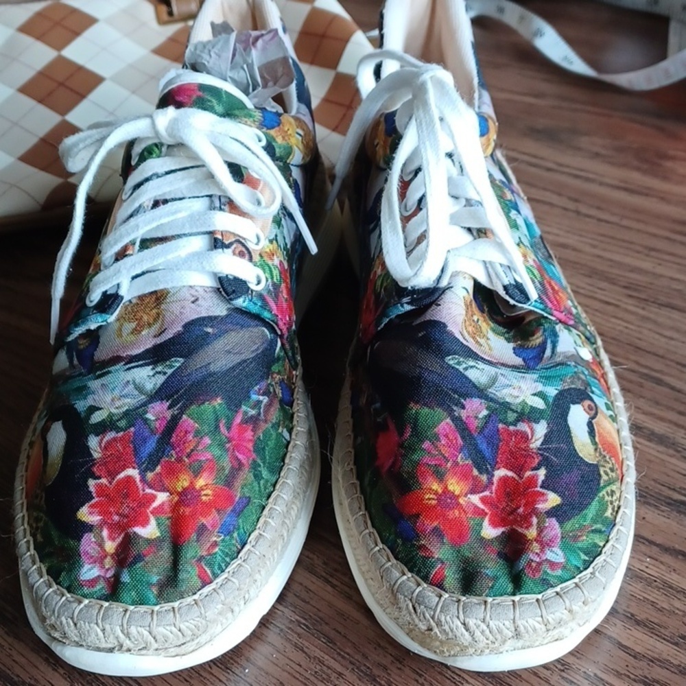 Azura ESPADRILLES SNEAKERS SIZE 8.5 (39)